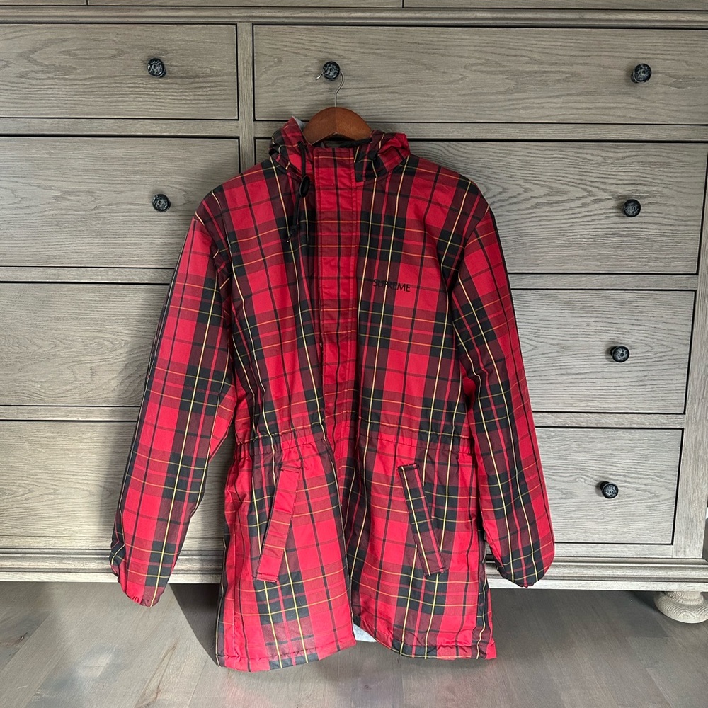 Supreme jacket /coat